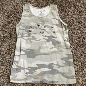 Camo tank graphic